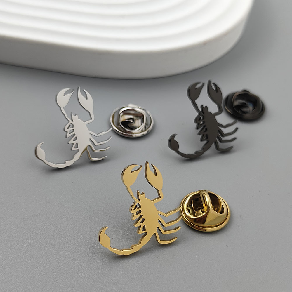 Brooch Pin Gold - Spilla a forma di scorpione in