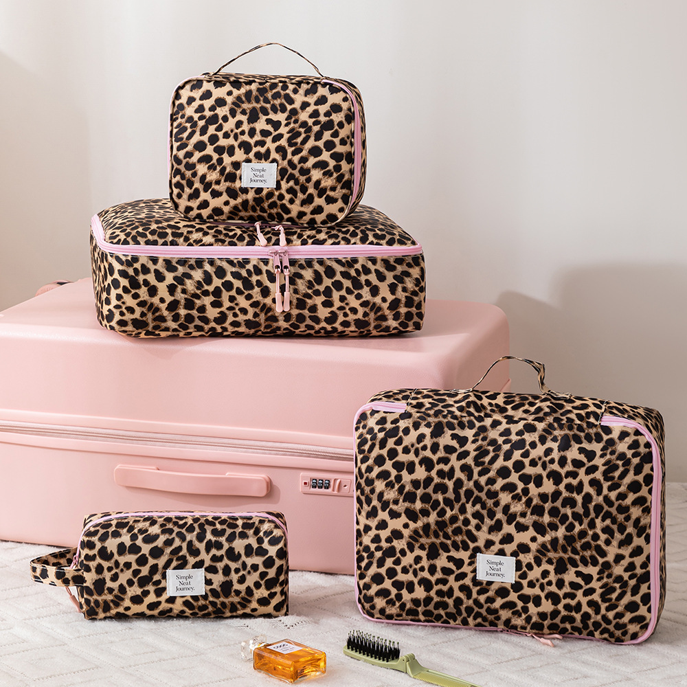 Borsa per il Trucco Leopardata - Women Accessories List recensione e prezzo