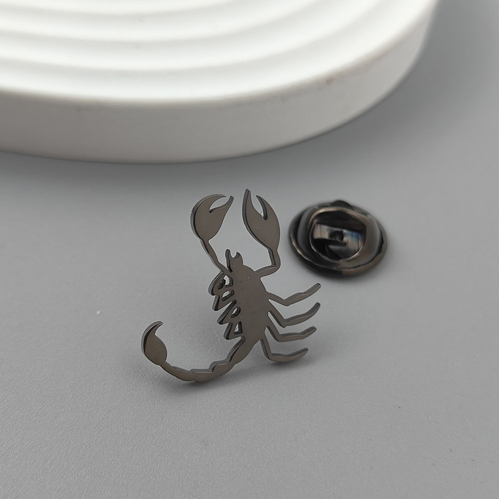 Spilla a forma di scorpione in - Brooch Pin Gold recensione e prezzo